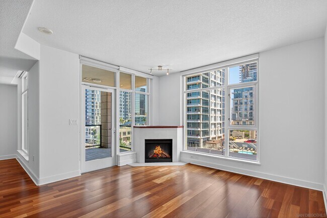 Building Photo - 1205 Pacific Hwy Unit 704 Rental