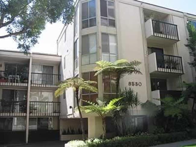 Building Photo - White Property Unit West Hollywood Condo