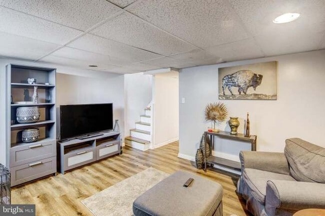 Photo - 1100 E Sharpnack St