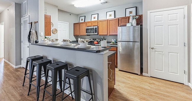 Kitchen-01Fitness-Center-01-Hill-Place-Fayetteville-AR - Hill Place