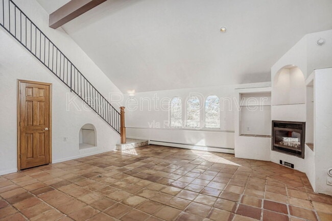 Photo - 990 Beech St