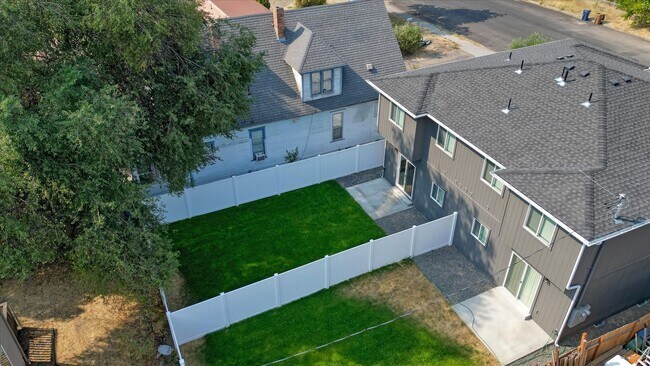 Photo - E. 7th Duplex Unit 2326