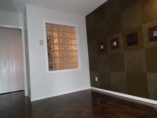 Photo - 1219 Harwood St