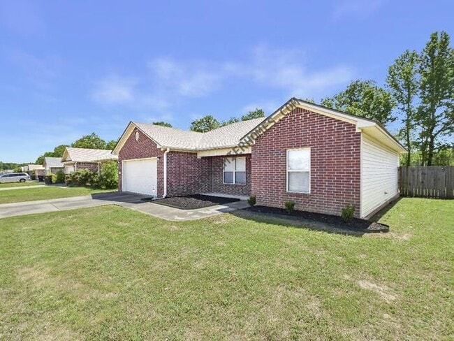 Photo - 29 Green Apple Dr