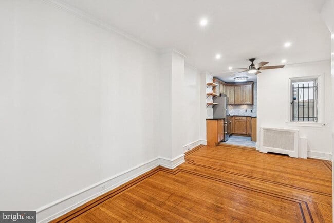 Photo - 1830 Manning St