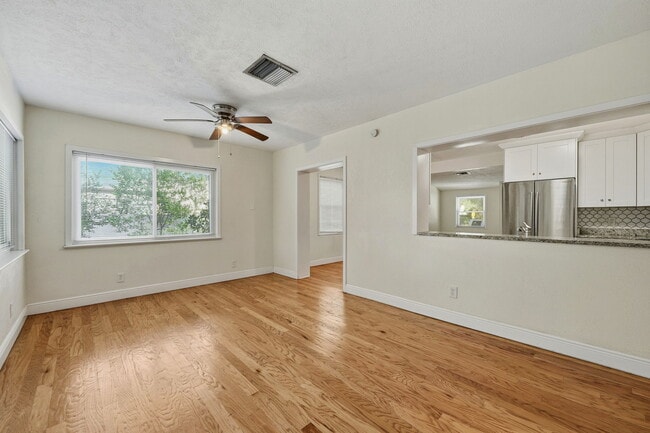 Photo - 2701 S Manhattan Ave