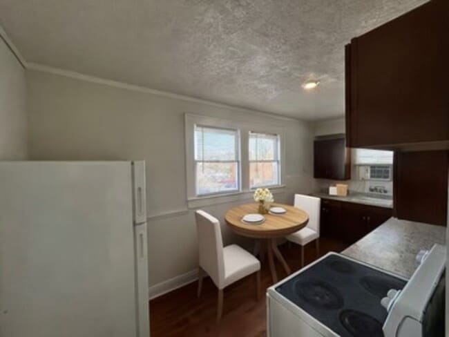 Photo - 2904 W Chestnut St Unit Apt 3
