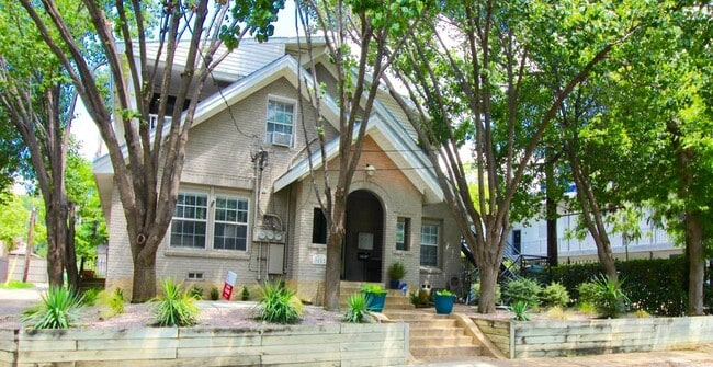 Photo - 3112 Elizabeth St Unit C