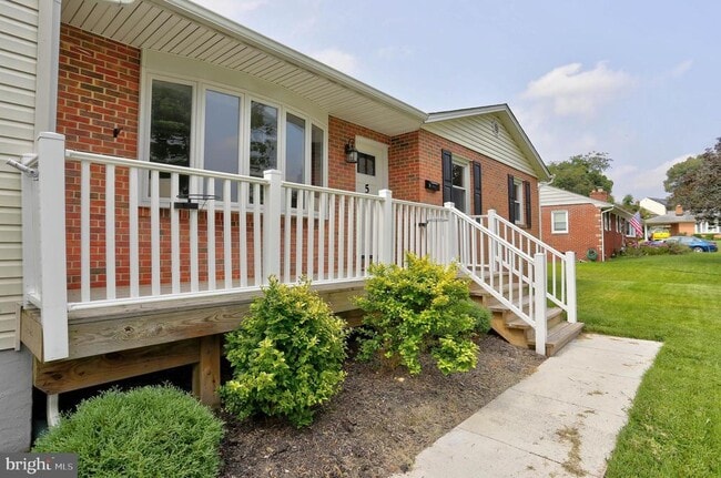 Photo - 513 Oak Grove Rd