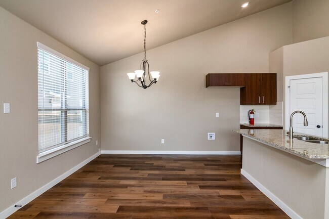 Photo - GORGEOUS 3 BEDROOM FOUR PLEX LOCATED IN MI...