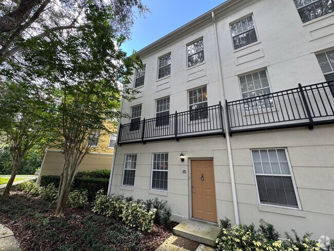 Building Photo - Updated 2 Bedroom 2 Bath Townhome in Siena...