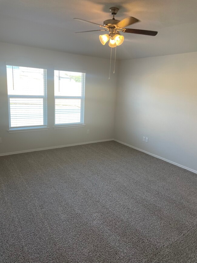 Photo - 1009 Cedar Trail