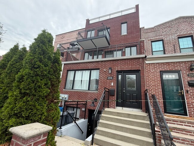 Photo - 2335 35th St