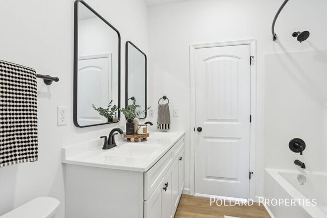 Photo - 1404 Parkview Dr Unit 1404