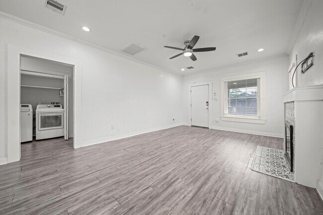 Photo - 5711 Sherman St