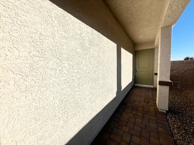 Photo - 2625 Dahlia Fls Ave