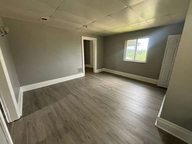 Photo - Newly updated 3 bedroom apartment in Mt Wa...