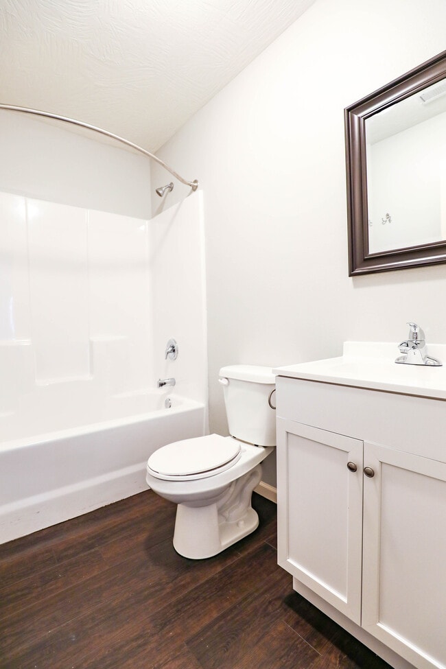 Tower A, B or C - Hall and ensuite bathroom