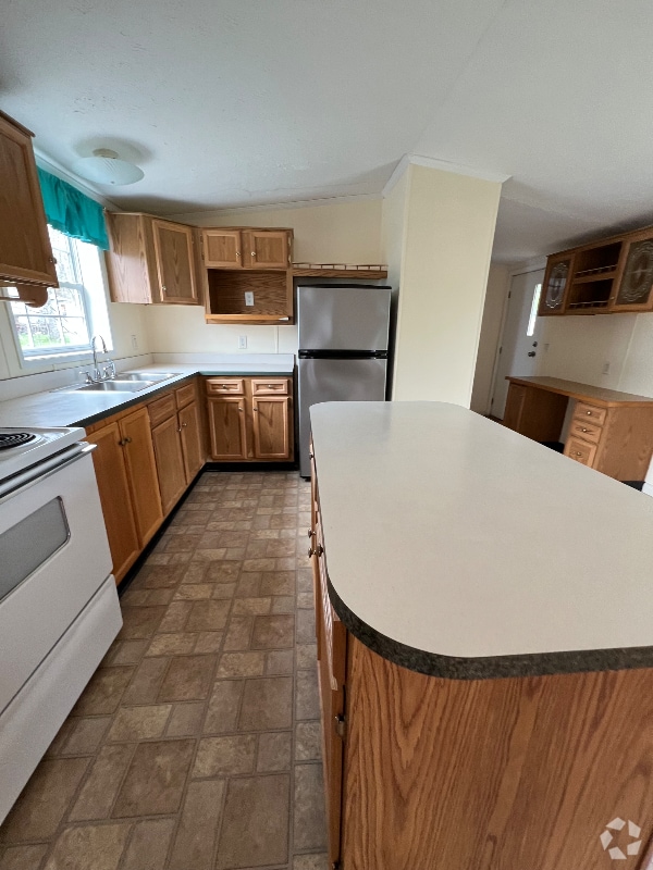 Building Photo - 32 2nd St Rental
