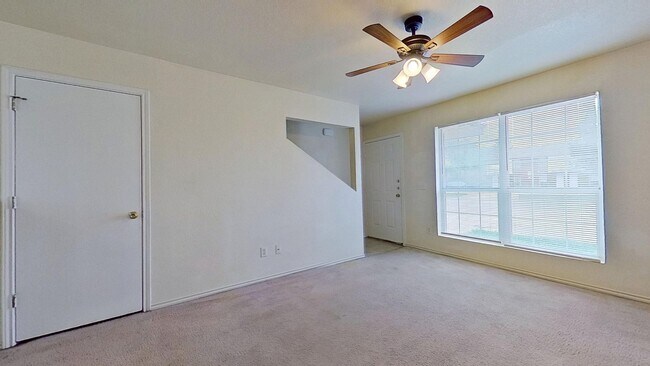 Photo - 2 WEEKS FREE RENT IN A 3 BEDROOM TOWNHOUSE AT $950!