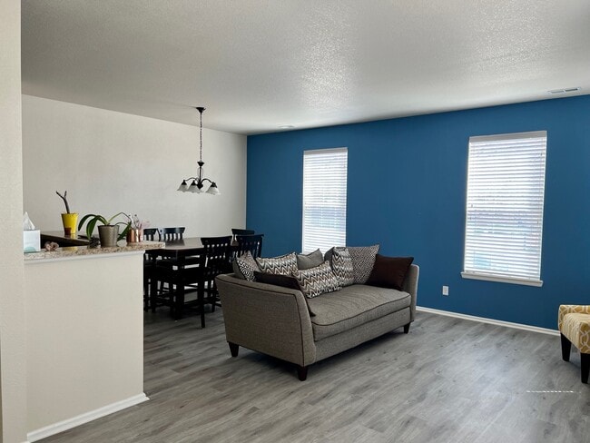 Photo - 12783 Leyden St