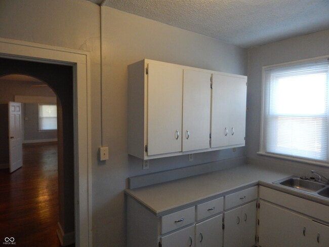 Photo - 4843 N College Ave
