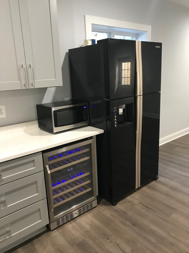 Photo - 12602 Thompson Rd Unidad Onebed basement plus hall