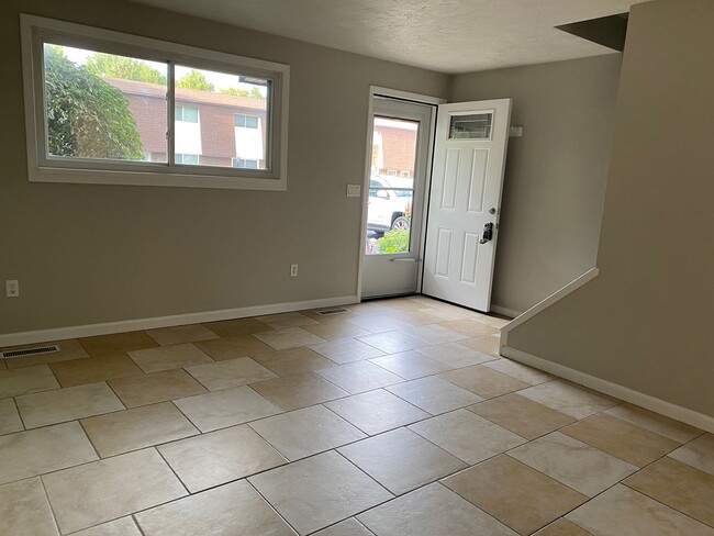 2581 Shakespeare Ln