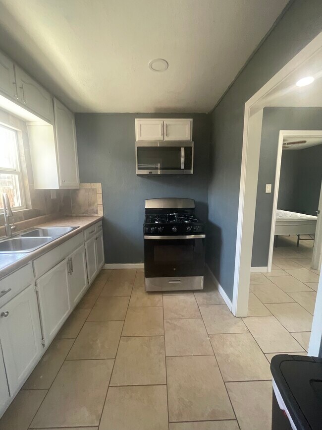 235 W Robertson Rd Unit B