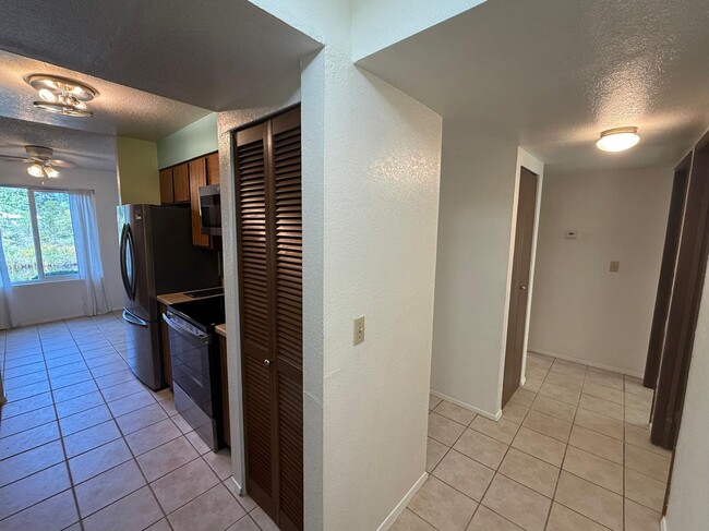 Photo - 2 Bedroom 2 Bathroom Sits Right on the Sho...