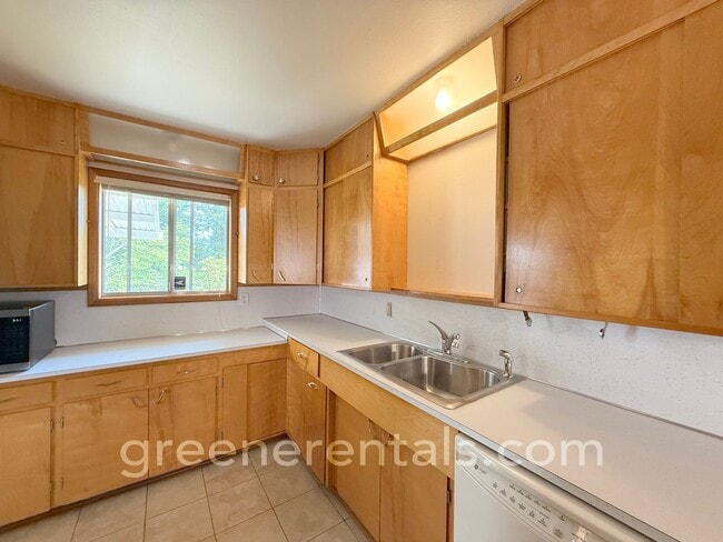 Photo - 3 BR 1.5 BA Rambler in West Olympia