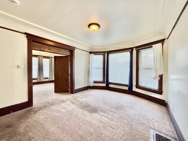 551 S Main St