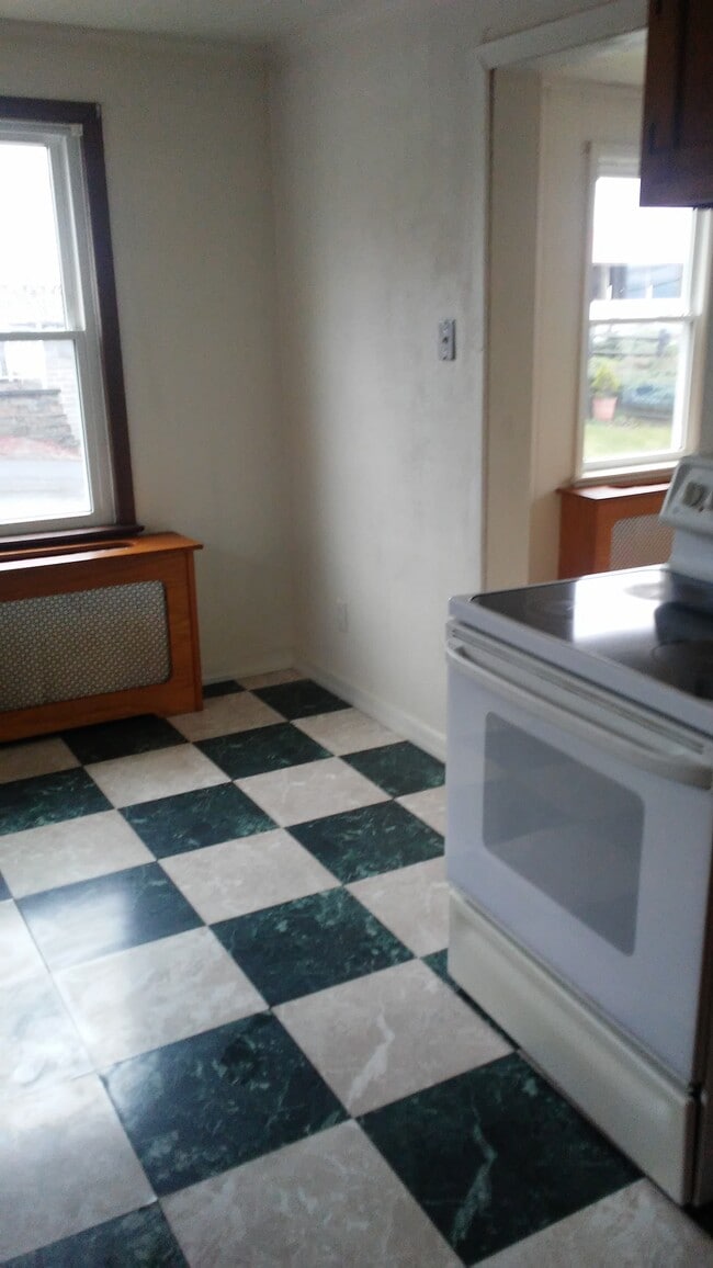Photo - 925 Scalp Ave