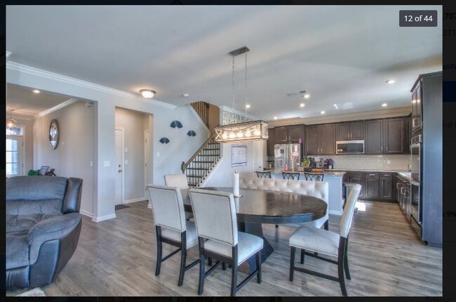 Photo - 3613 Magpie Ln