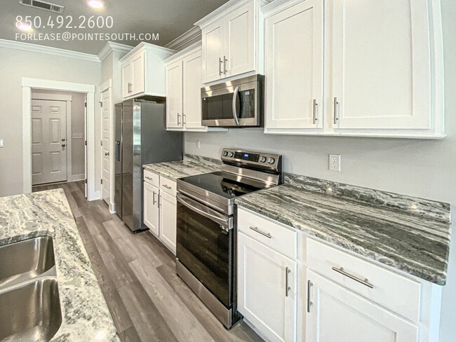 10078 Lakeview Dr