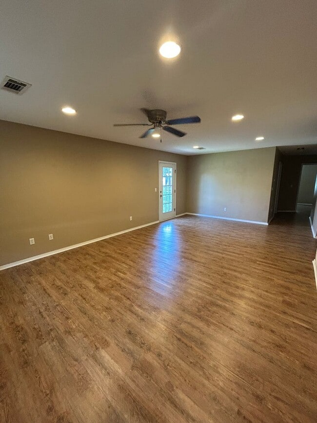 Photo - 807 S 3rd St