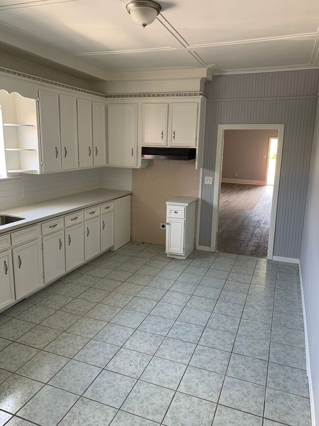 Building Photo - 1409 10th St