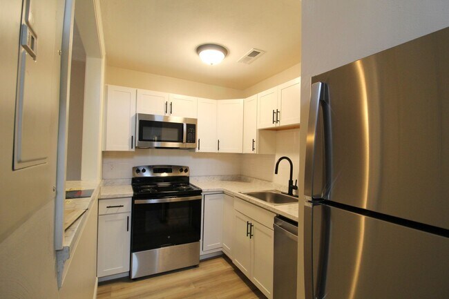Photo - 1362 Bradley Dr