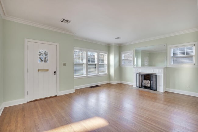 Photo - 109 E 26th Pl Unidad Front House