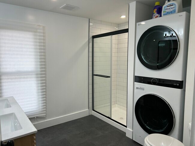 Photo - 68 Murray St Unit 3 Bedroom 1 Bath