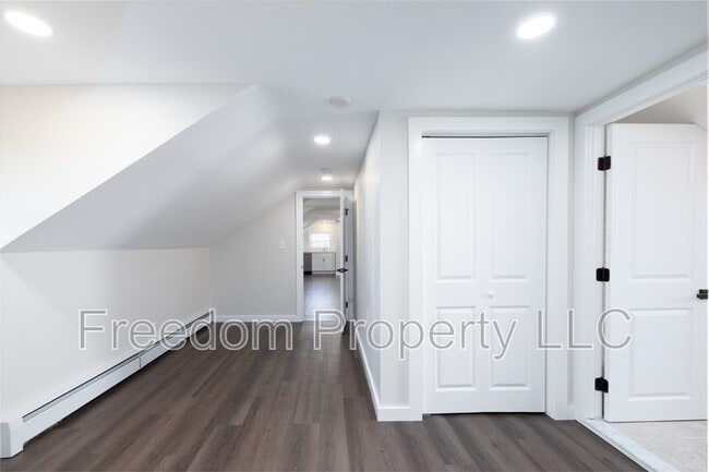 Photo - 28 Aircraft Rd Unit I