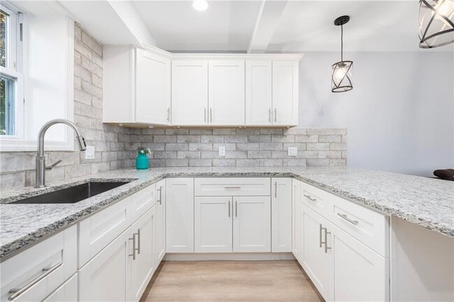 Photo - 152 Tuckerman Ave