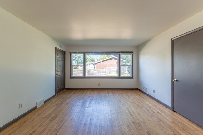 Photo - 2113 Lake Point Dr Unit 3