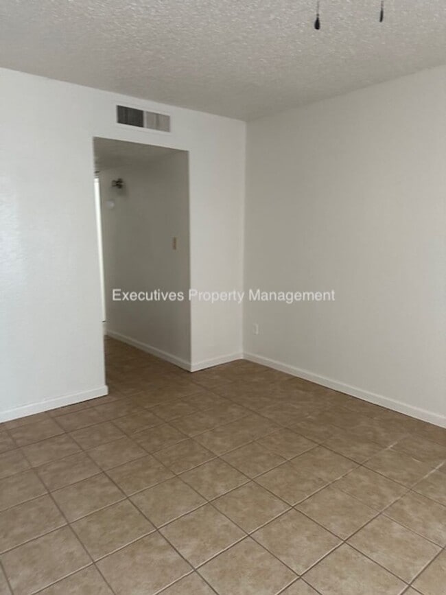 Photo - 1200 Kings Ave