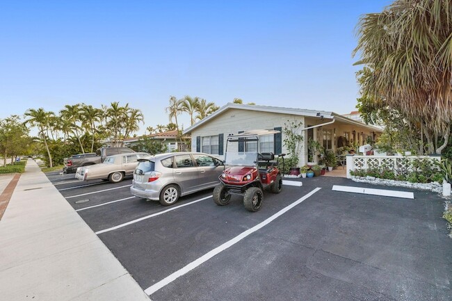 Building Photo - 4649 Bougainvilla Dr Unit 3 Rental