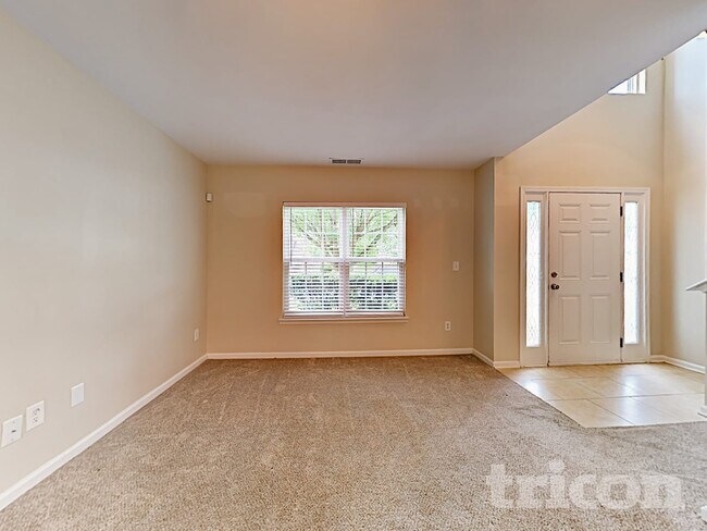 Photo - 5415 Kiev Dr