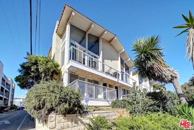 Photo - 15 Spinnaker St Unit 101