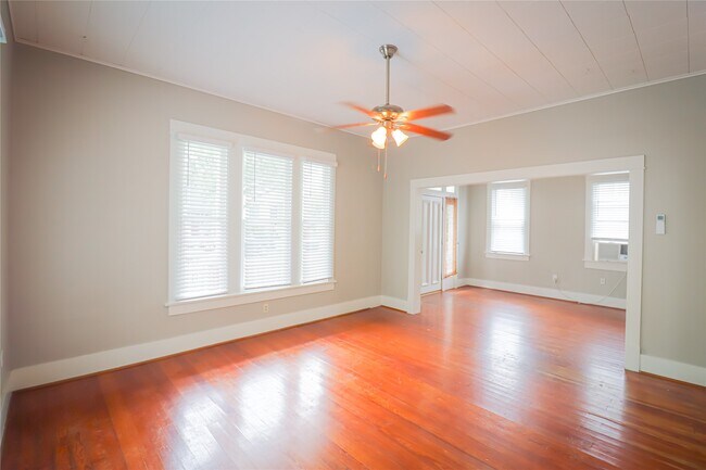 Photo - 3012 Avenue O 1/2 Unit down