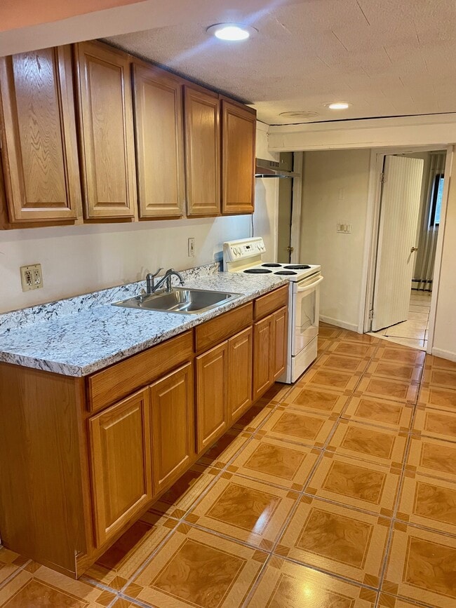 Photo - 1077 Martinstein Ave