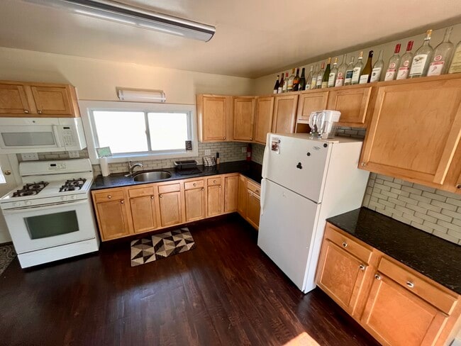 Photo - 52 Center St Unit Right